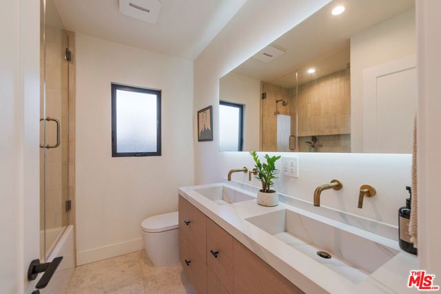6000 W 75th Street, Los Angeles, CA 90045