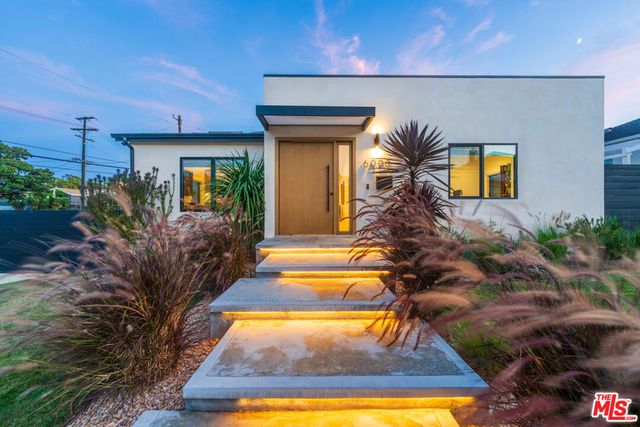6000 W 75th Street, Los Angeles, CA 90045