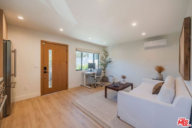 6000 W 75th Street, Los Angeles, CA 90045
