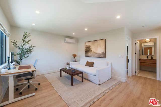 6000 W 75th Street, Los Angeles, CA 90045