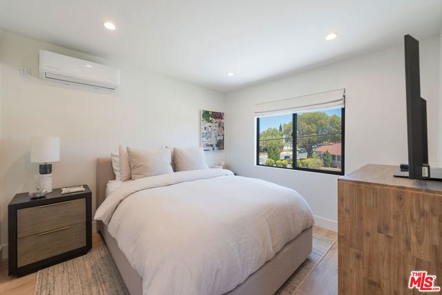 6000 W 75th Street, Los Angeles, CA 90045