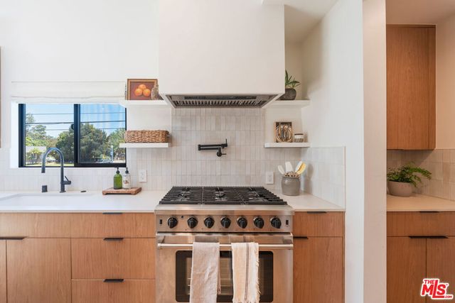6000 W 75th Street, Los Angeles, CA 90045