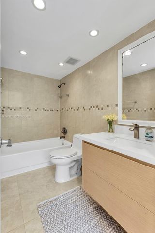 16518 NE 26th Ave 202, North Miami Beach, FL 33160