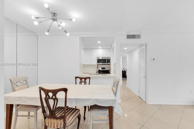16518 NE 26th Ave 202, North Miami Beach, FL 33160