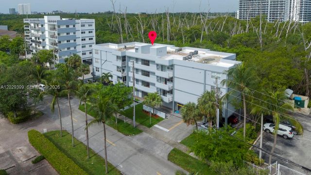 16518 NE 26th Ave 202, North Miami Beach, FL 33160