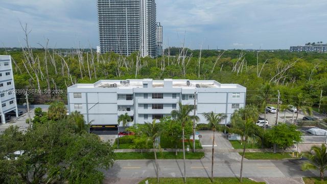 16518 NE 26th Ave 202, North Miami Beach, FL 33160