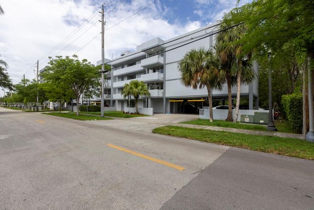 16518 NE 26th Ave 202, North Miami Beach, FL 33160