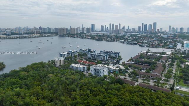 16518 NE 26th Ave 202, North Miami Beach, FL 33160
