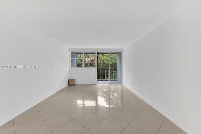 16518 NE 26th Ave 202, North Miami Beach, FL 33160