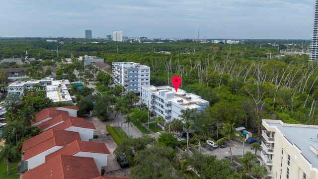 16518 NE 26th Ave 202, North Miami Beach, FL 33160