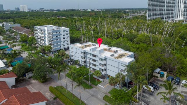 16518 NE 26th Ave 202, North Miami Beach, FL 33160