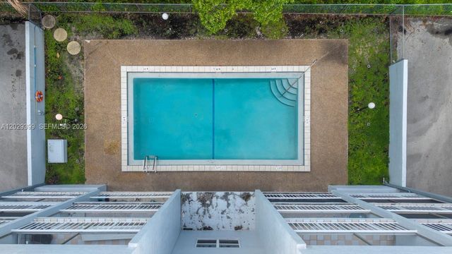16518 NE 26th Ave 202, North Miami Beach, FL 33160