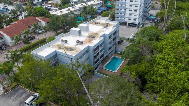 16518 NE 26th Ave 202, North Miami Beach, FL 33160