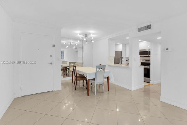 16518 NE 26th Ave 202, North Miami Beach, FL 33160