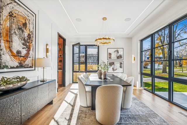 377 S Prairie Avenue, Elmhurst, IL 60126