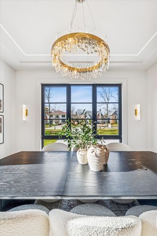 377 S Prairie Avenue, Elmhurst, IL 60126