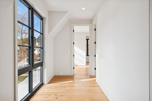 377 S Prairie Avenue, Elmhurst, IL 60126