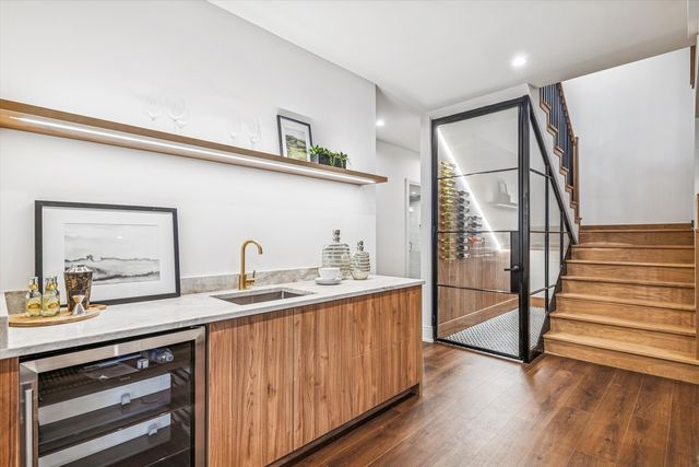 377 S Prairie Avenue, Elmhurst, IL 60126