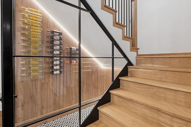 377 S Prairie Avenue, Elmhurst, IL 60126