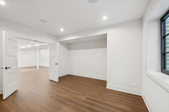 377 S Prairie Avenue, Elmhurst, IL 60126