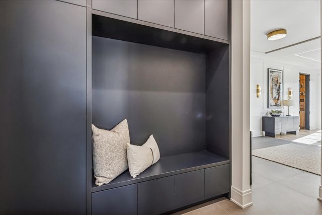 377 S Prairie Avenue, Elmhurst, IL 60126