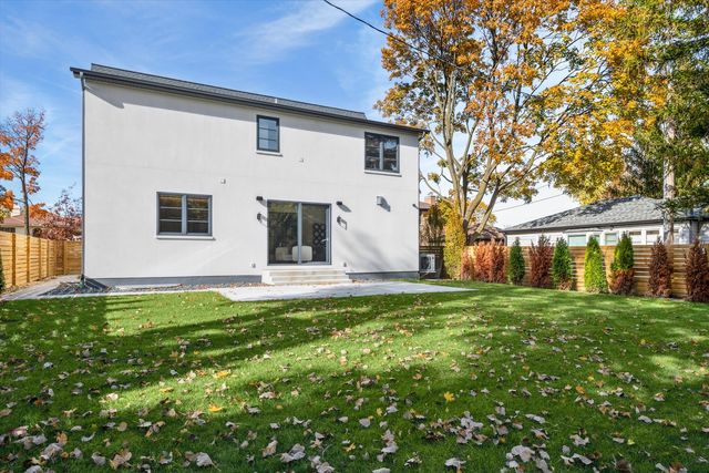 377 S Prairie Avenue, Elmhurst, IL 60126