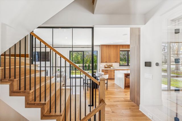 377 S Prairie Avenue, Elmhurst, IL 60126