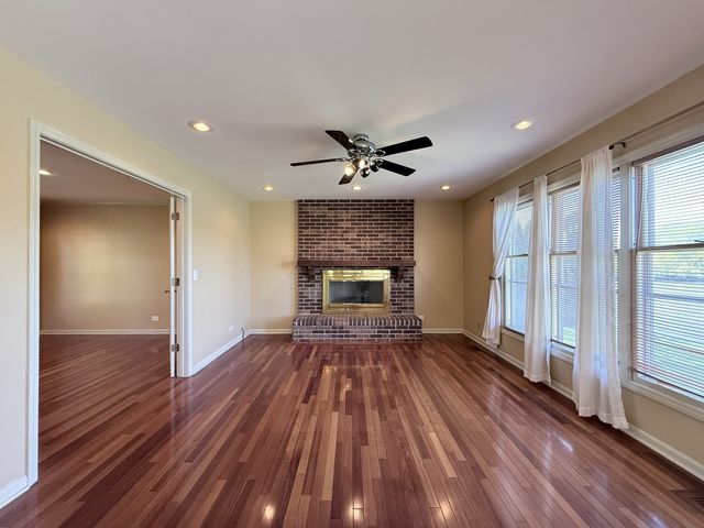 712 N Victoria Drive, Palatine, IL 60074