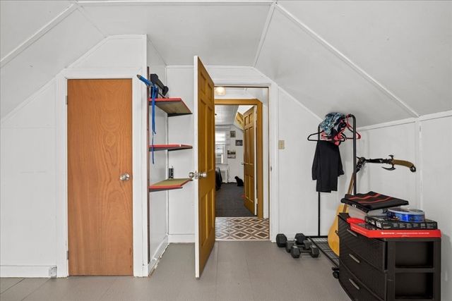 19 Oakwood Ave, Auburn, MA 01501