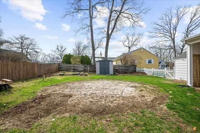 19 Oakwood Ave, Auburn, MA 01501