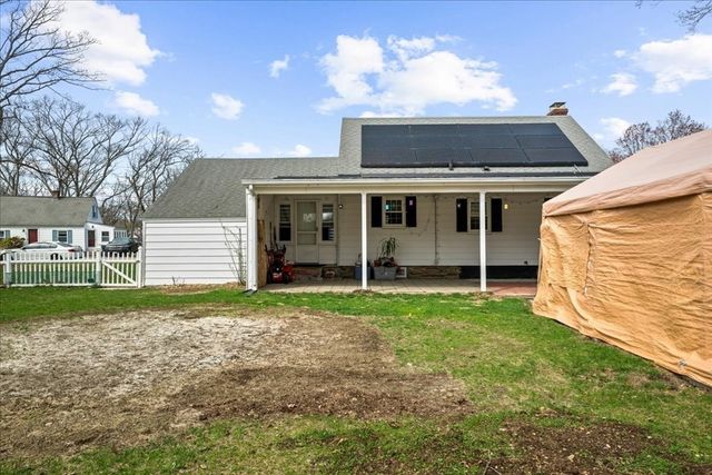 19 Oakwood Ave, Auburn, MA 01501