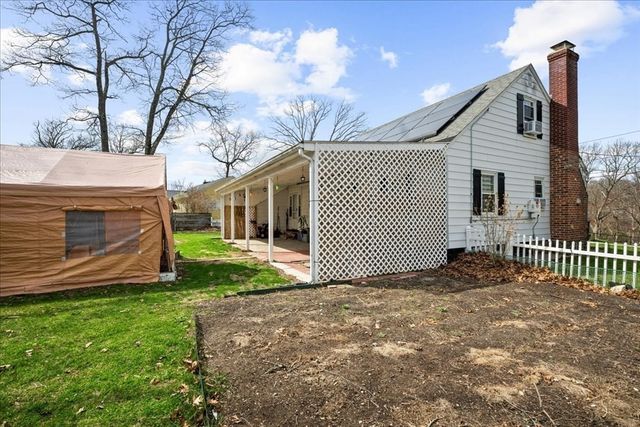 19 Oakwood Ave, Auburn, MA 01501