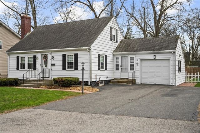 19 Oakwood Ave, Auburn, MA 01501