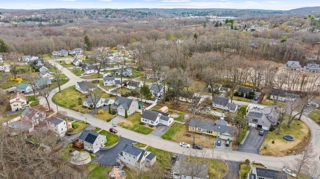 19 Oakwood Ave, Auburn, MA 01501