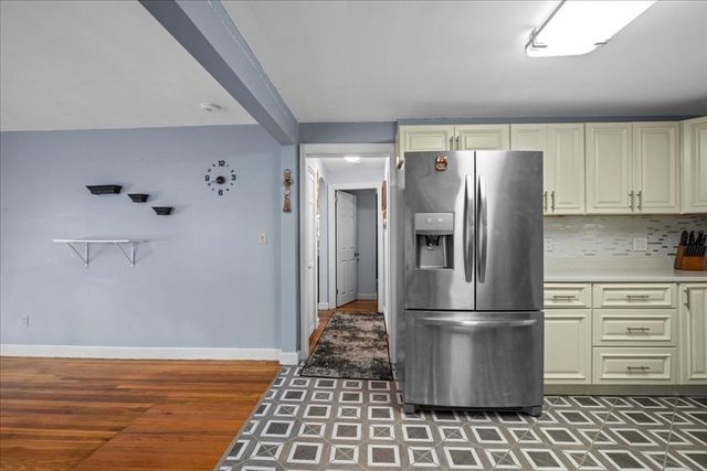 19 Oakwood Ave, Auburn, MA 01501