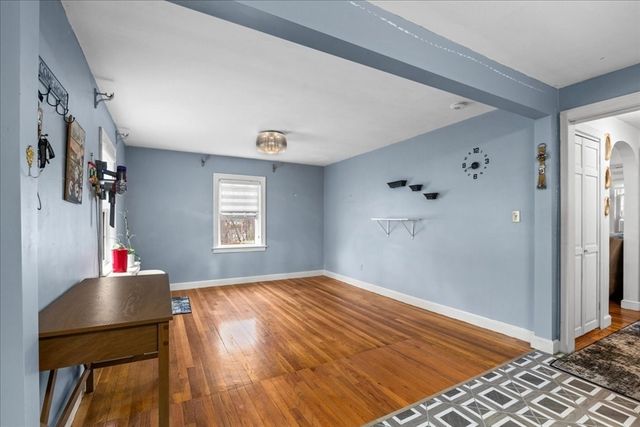 19 Oakwood Ave, Auburn, MA 01501