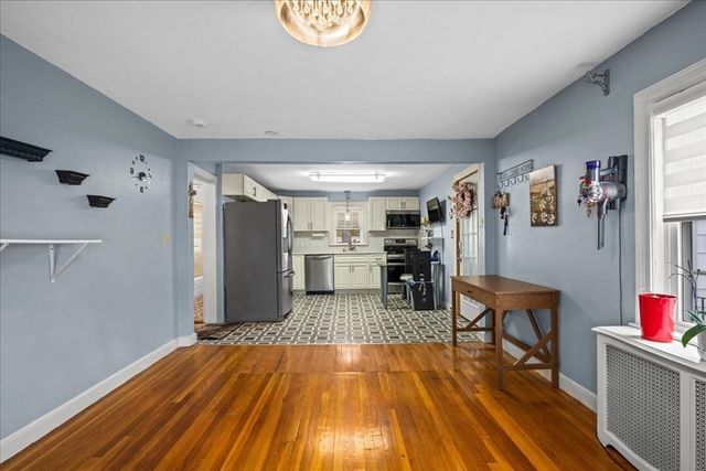 19 Oakwood Ave, Auburn, MA 01501