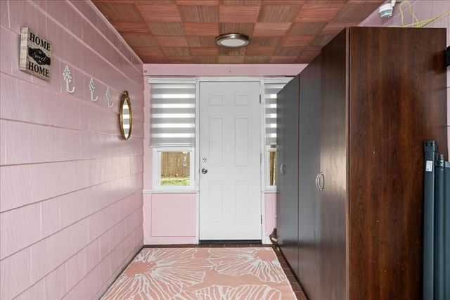 19 Oakwood Ave, Auburn, MA 01501