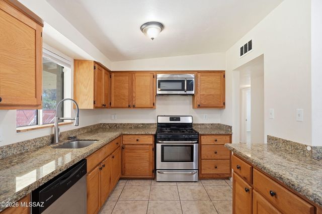 6550 E Calle Luna, Tucson, AZ 85710