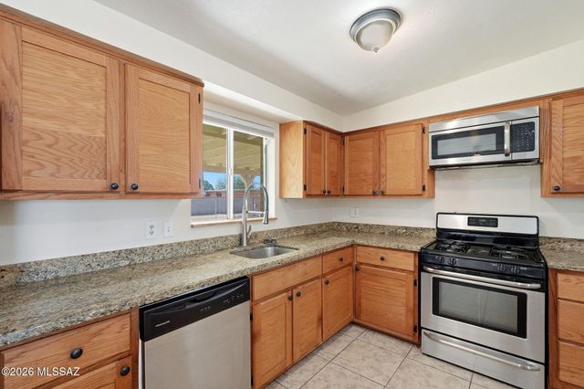 6550 E Calle Luna, Tucson, AZ 85710