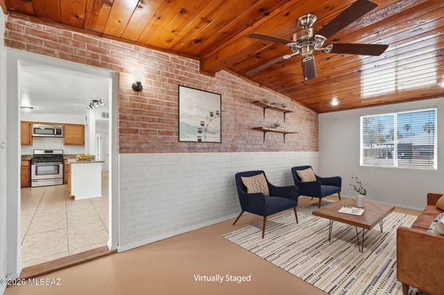 6550 E Calle Luna, Tucson, AZ 85710