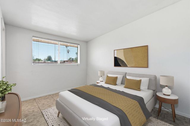 6550 E Calle Luna, Tucson, AZ 85710