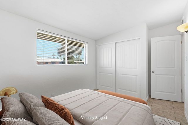 6550 E Calle Luna, Tucson, AZ 85710