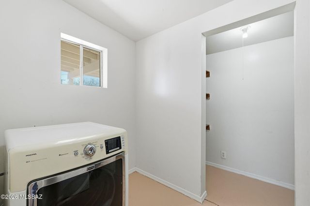 6550 E Calle Luna, Tucson, AZ 85710