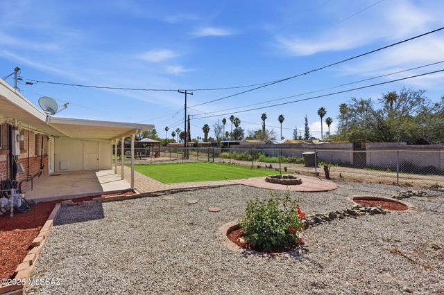 6550 E Calle Luna, Tucson, AZ 85710