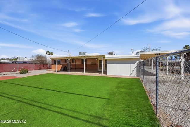 6550 E Calle Luna, Tucson, AZ 85710