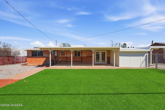 6550 E Calle Luna, Tucson, AZ 85710