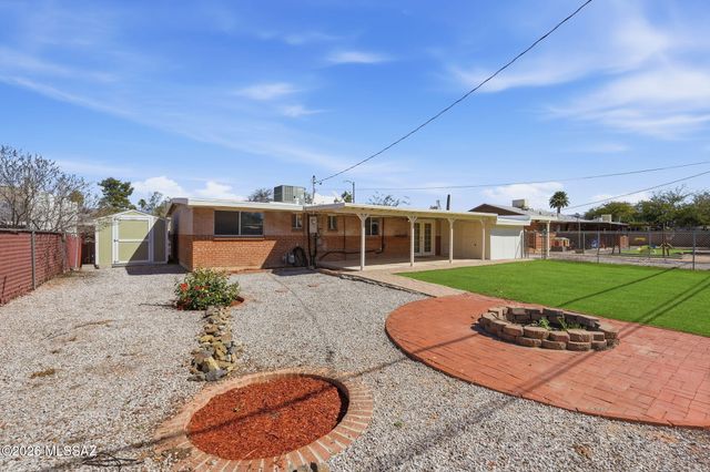 6550 E Calle Luna, Tucson, AZ 85710