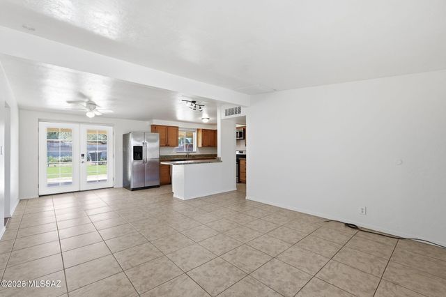 6550 E Calle Luna, Tucson, AZ 85710