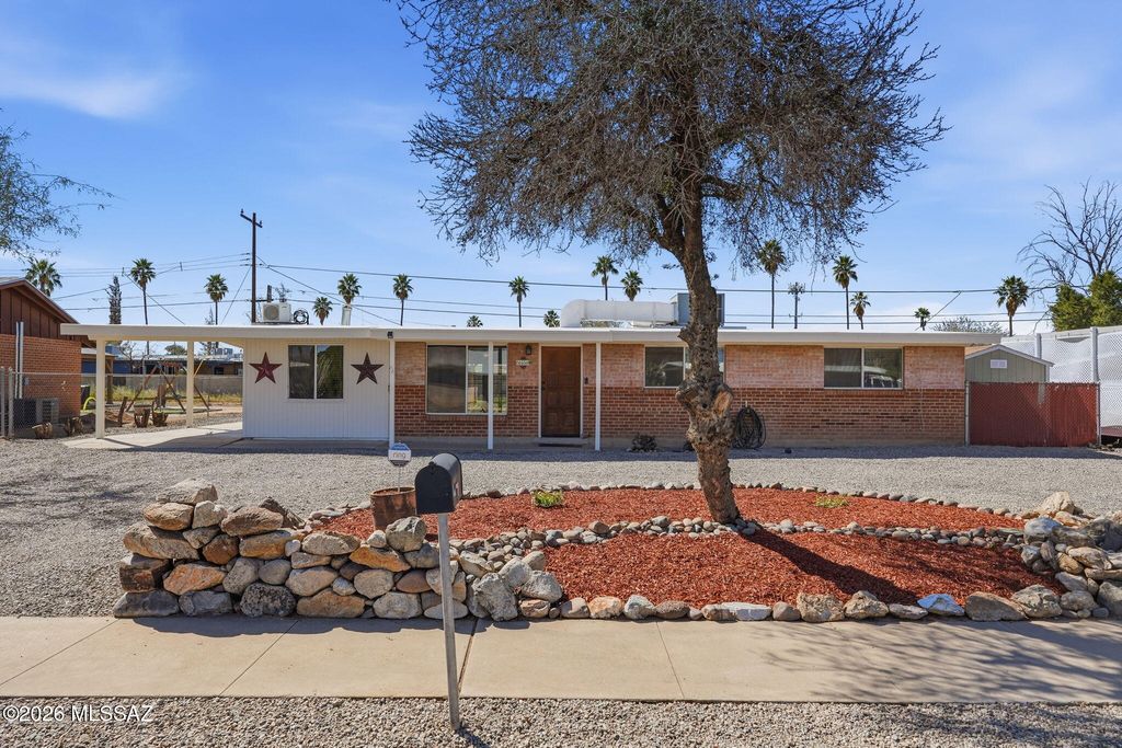 6550 E Calle Luna, Tucson, AZ 85710